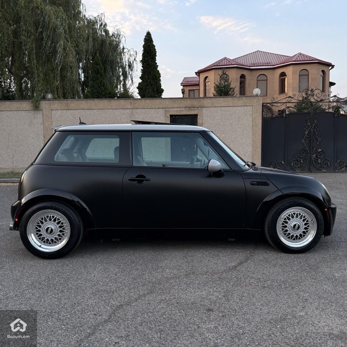 Mini Cooper - image 6