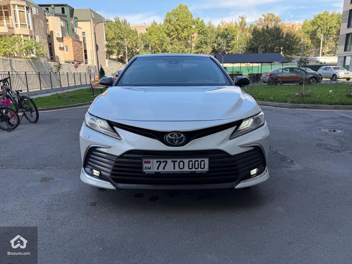 Toyota Camry 2021 - image 2