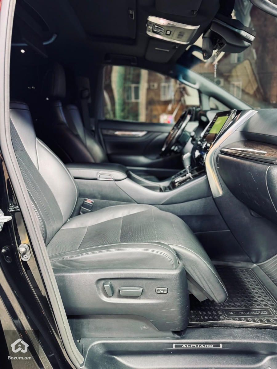 Toyota Alphard 2022 - image 10