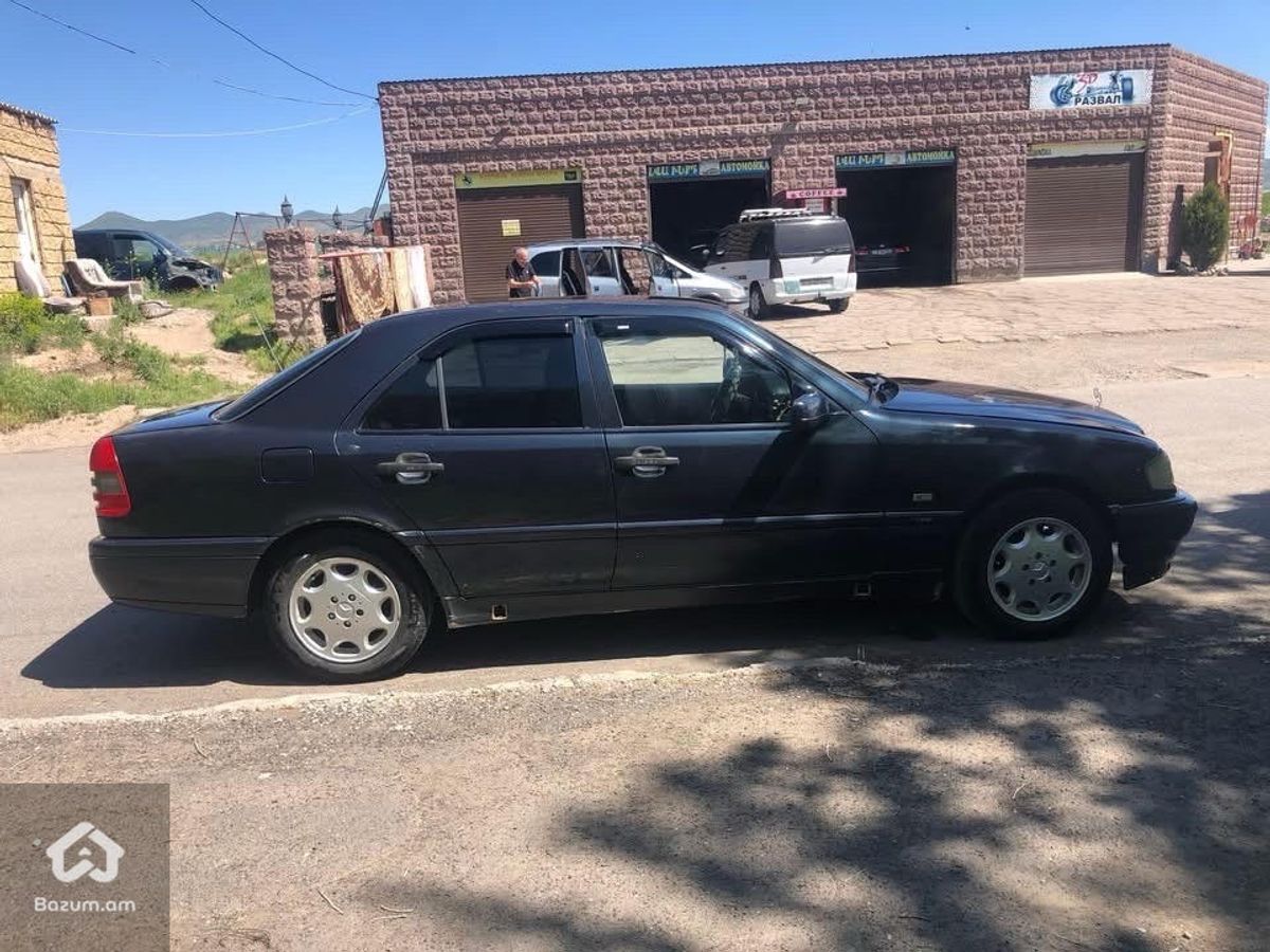 Mercedes-Benz 180 1997 - image 1