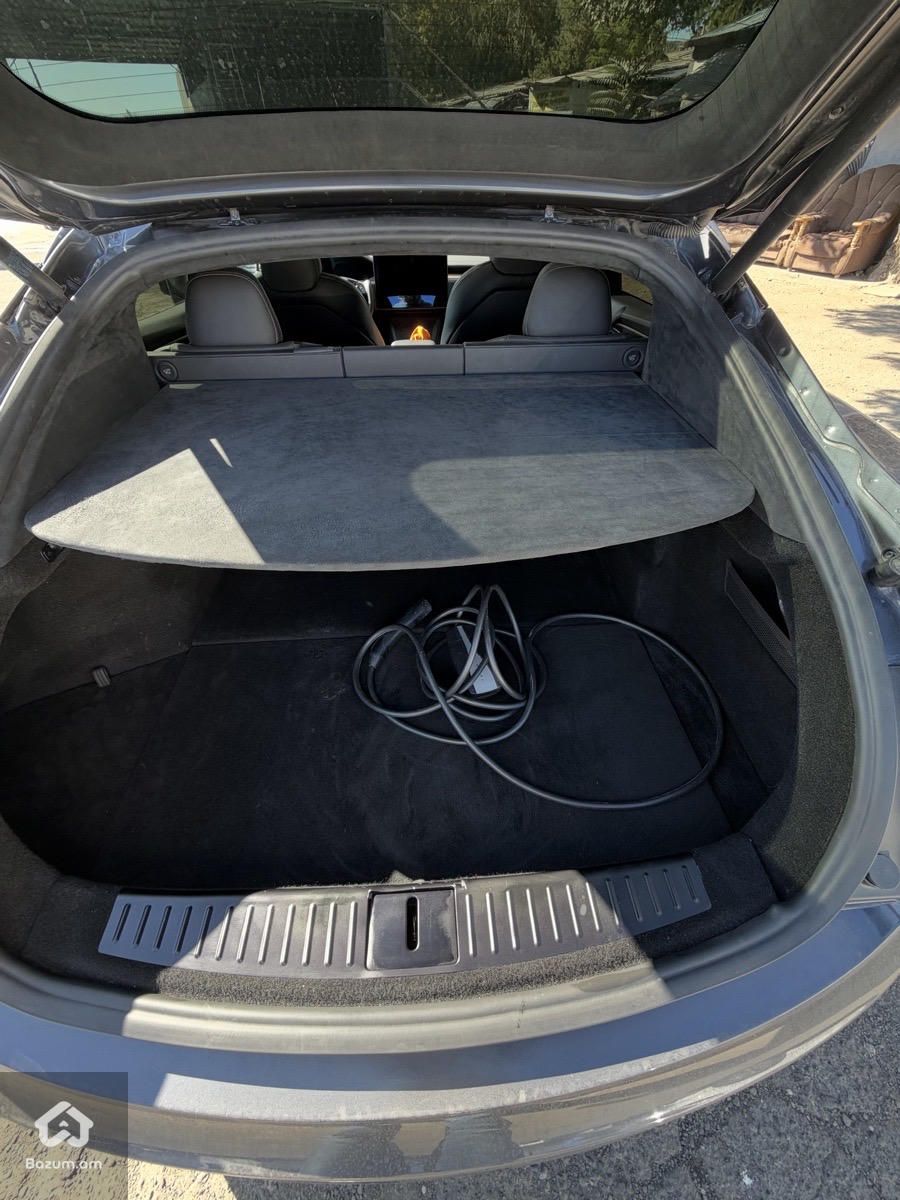 Tesla Model S 2023 - image 10