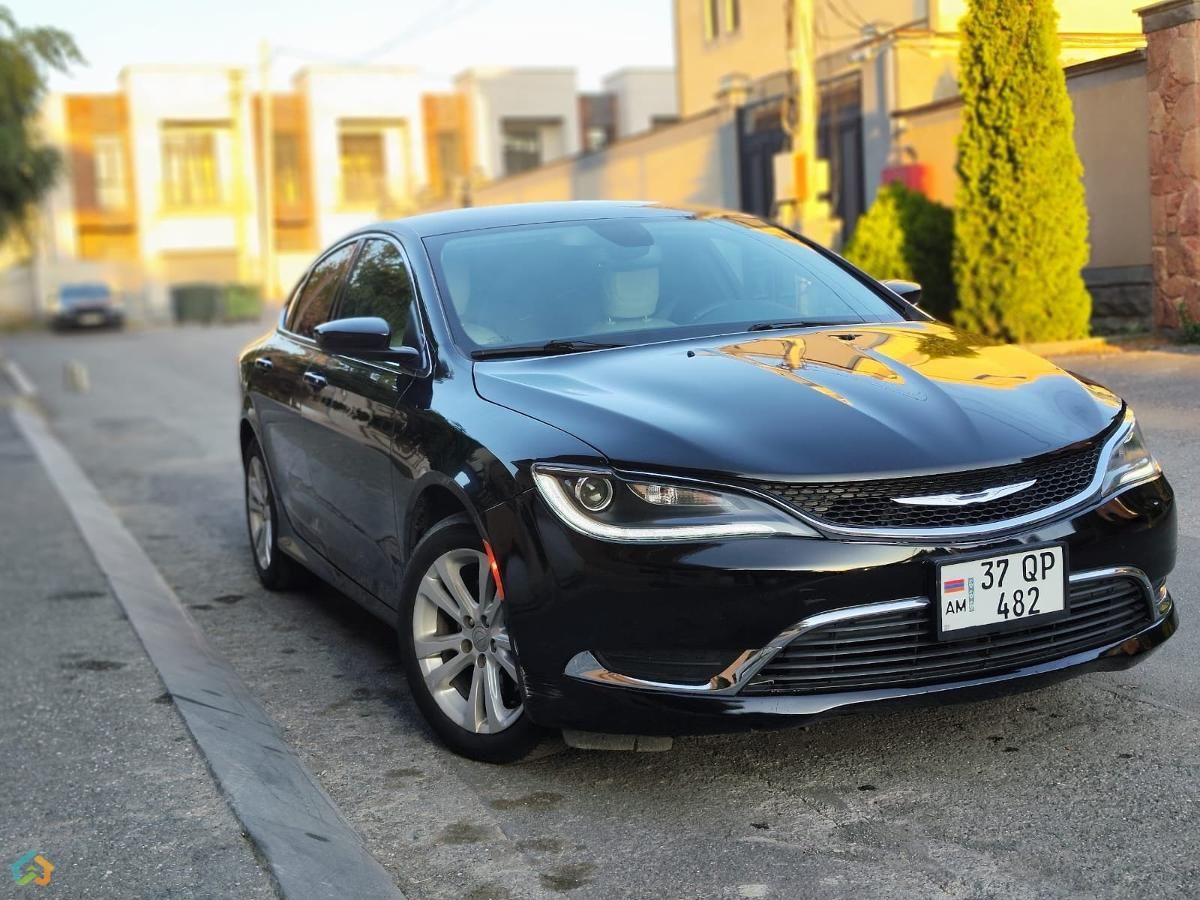 Chrysler 200  - image 2