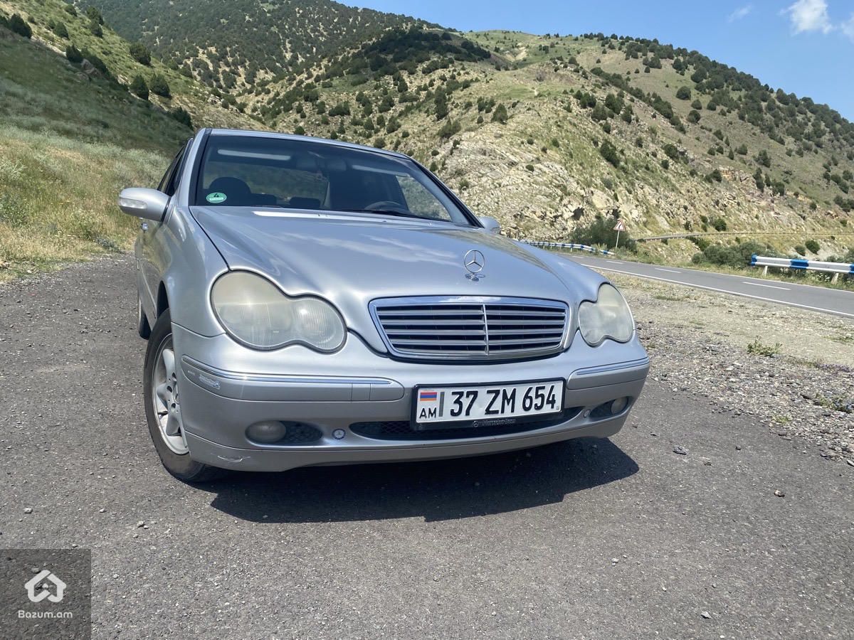 Mercedes-Benz W203 - image 2
