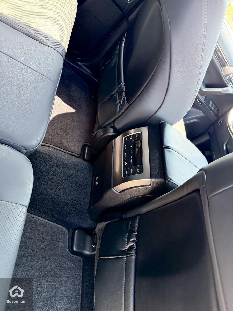 Lexus GX460 - image 13