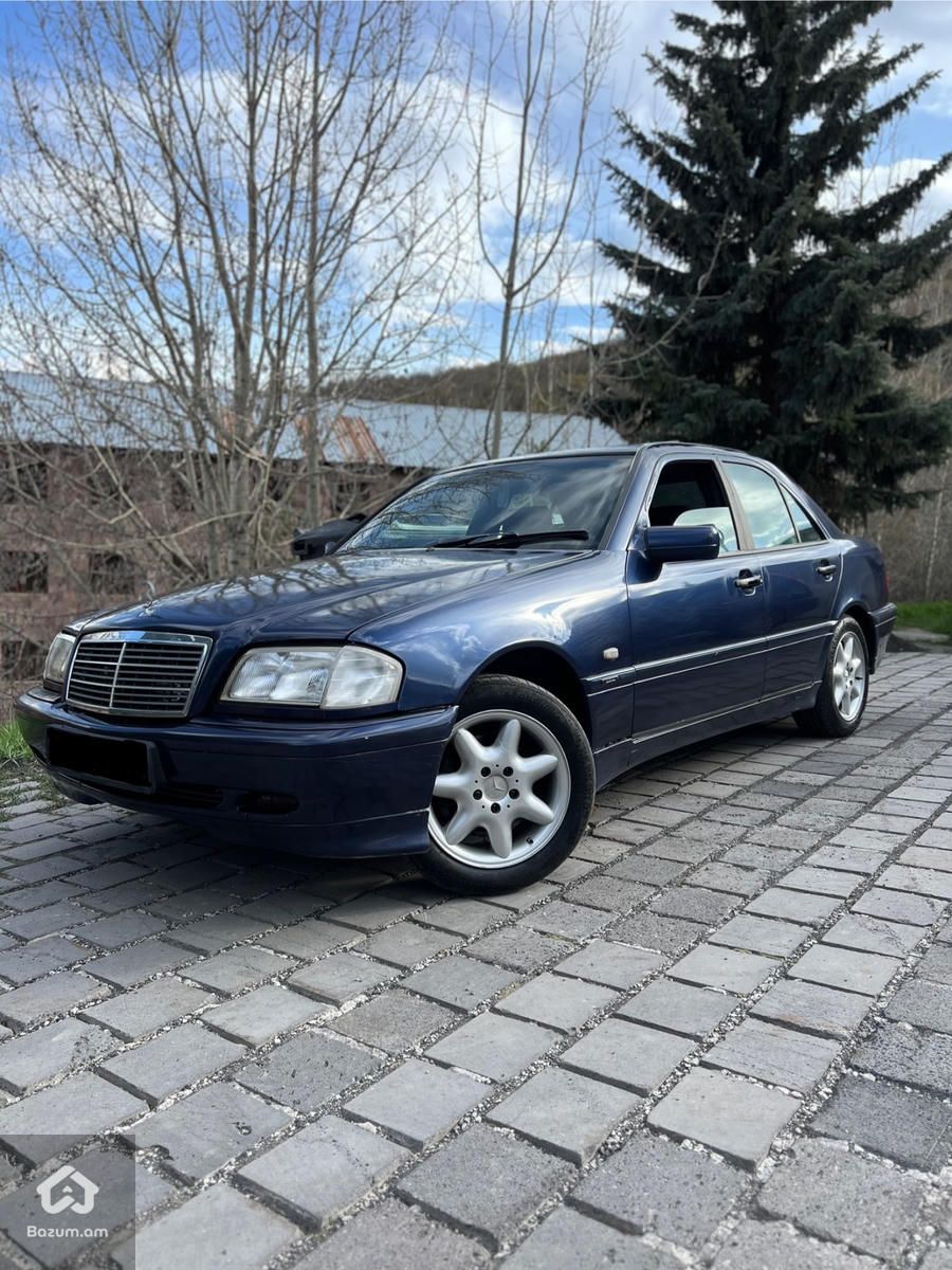 Mersedes benz - image 1