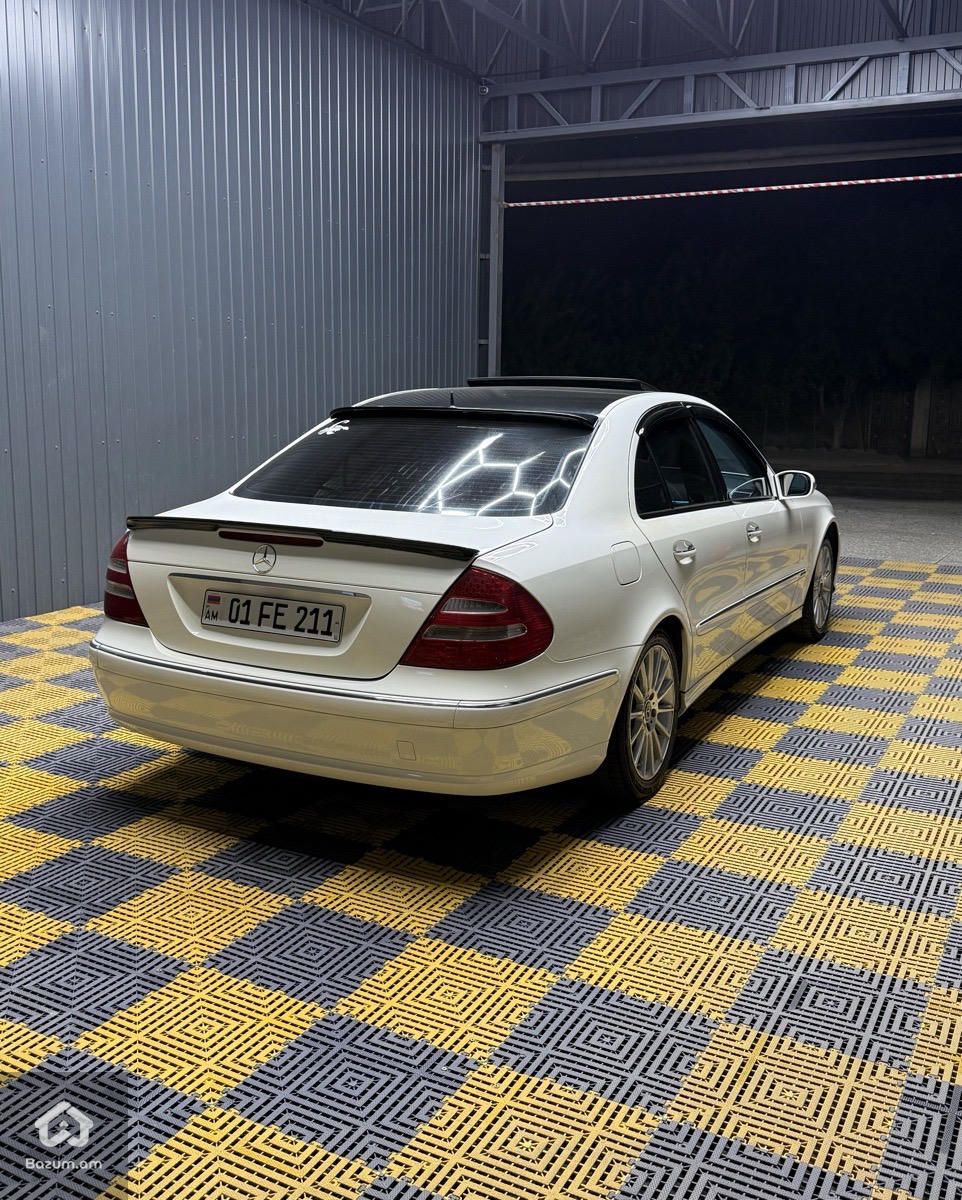 Mercedes-Benz 320 2002 - image 10