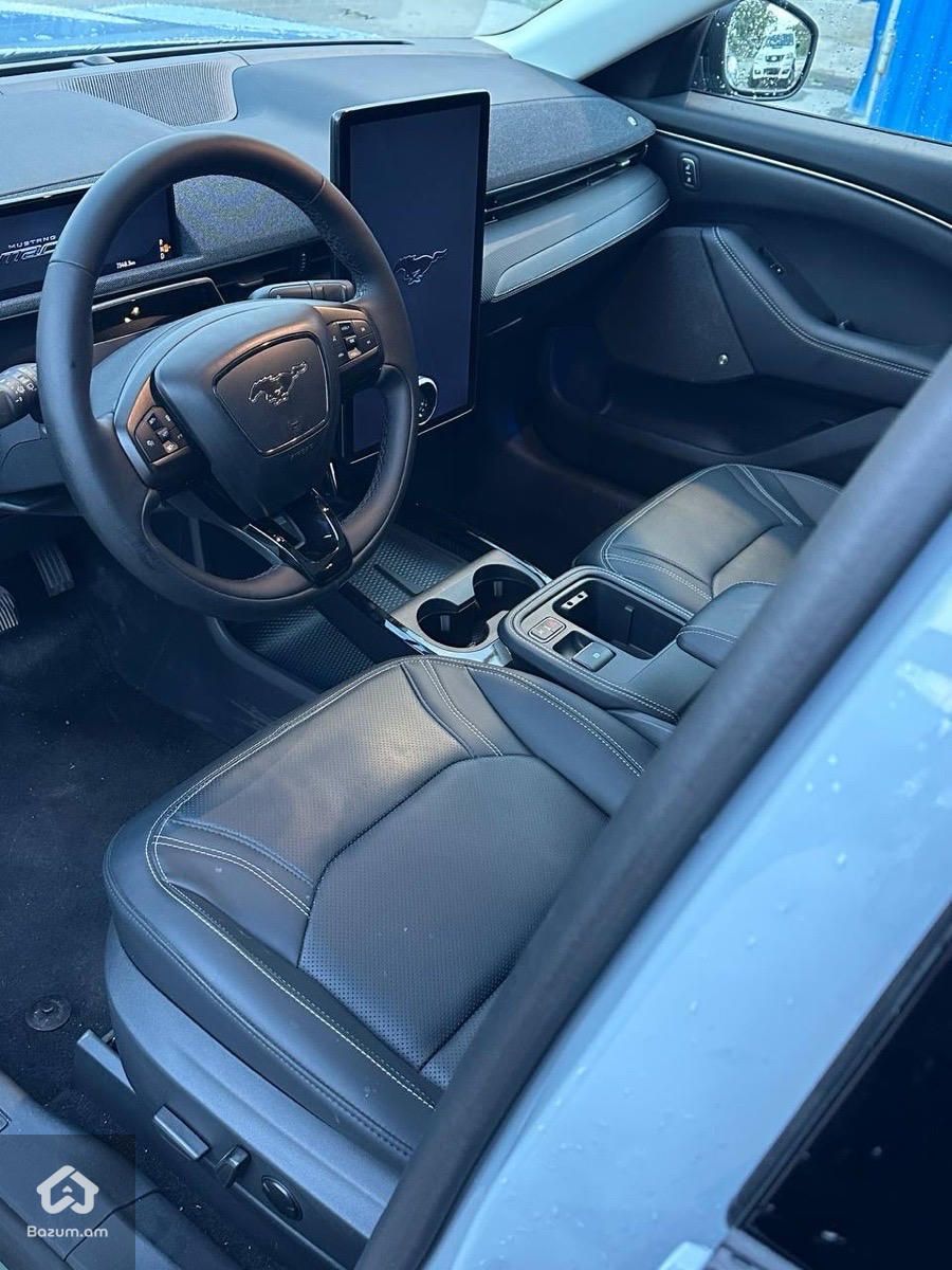 Ford Mustang Mach-E Premium 20205 - image 6
