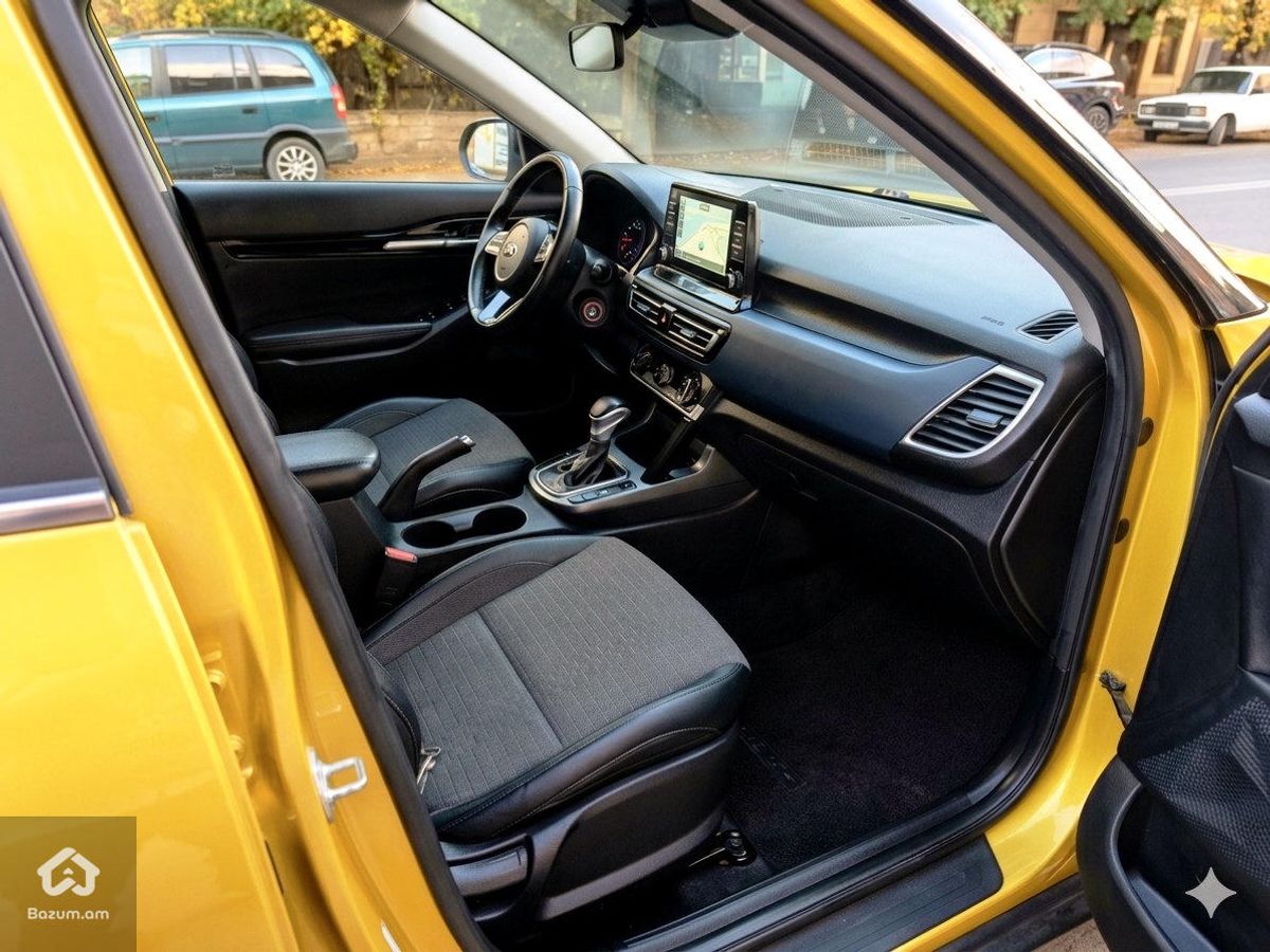 2021 Kia Seltos - image 8