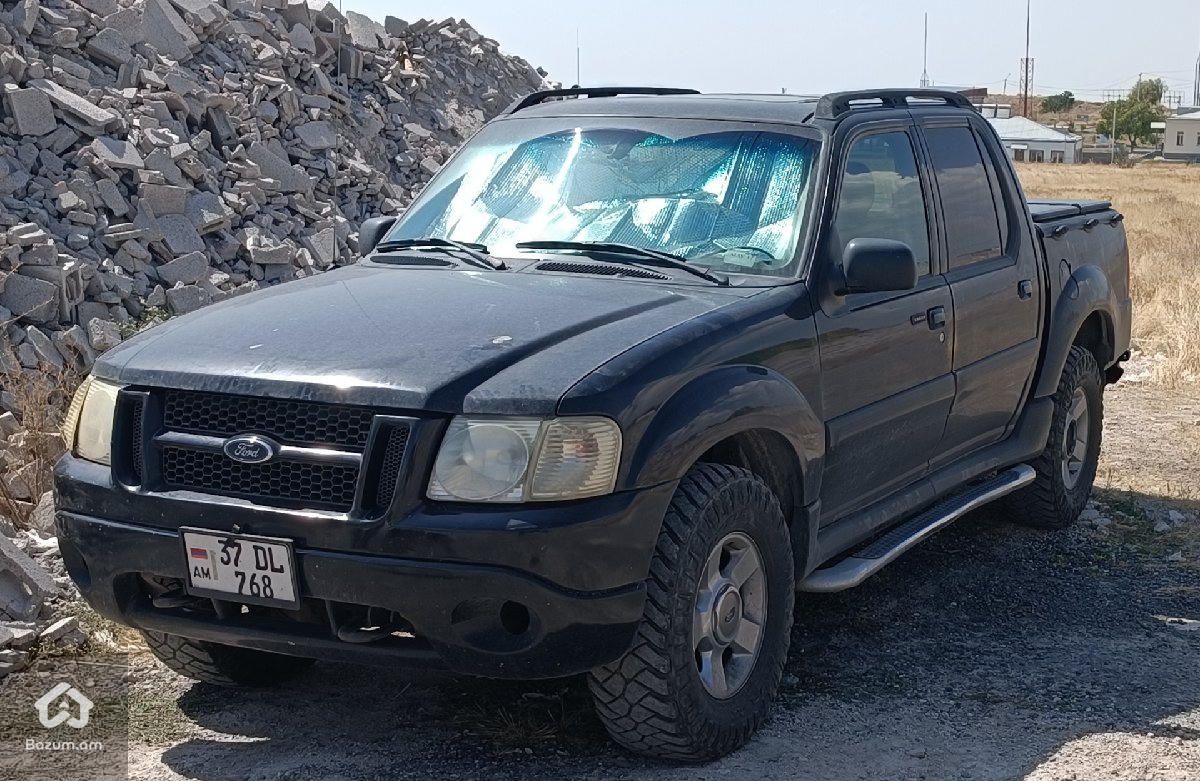 Ford Explorer Sport Trac - image 3