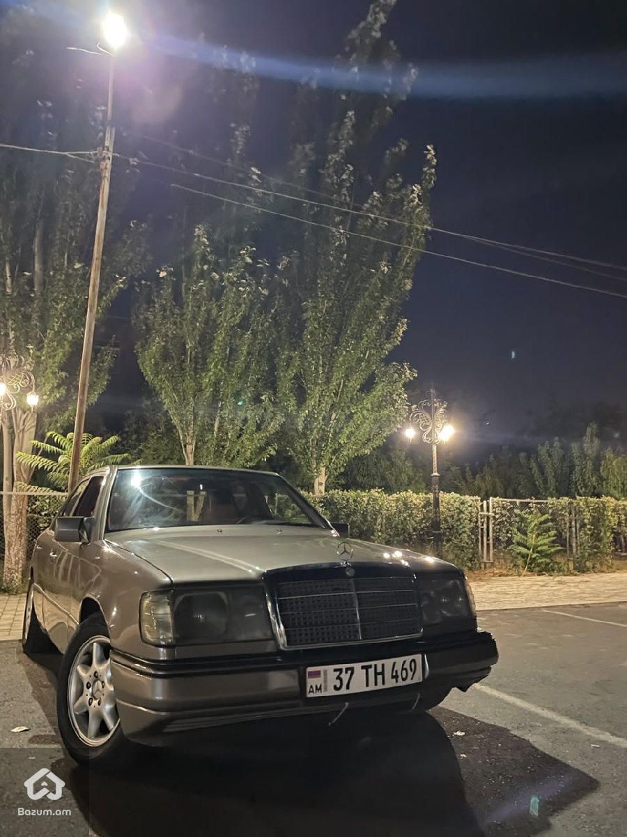 Mercedes-Benz 230 1992 - image 1