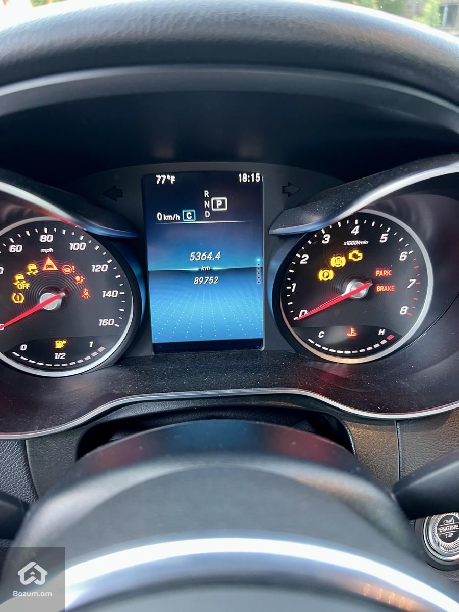 Mercedes Benz GLC 300 - image 11