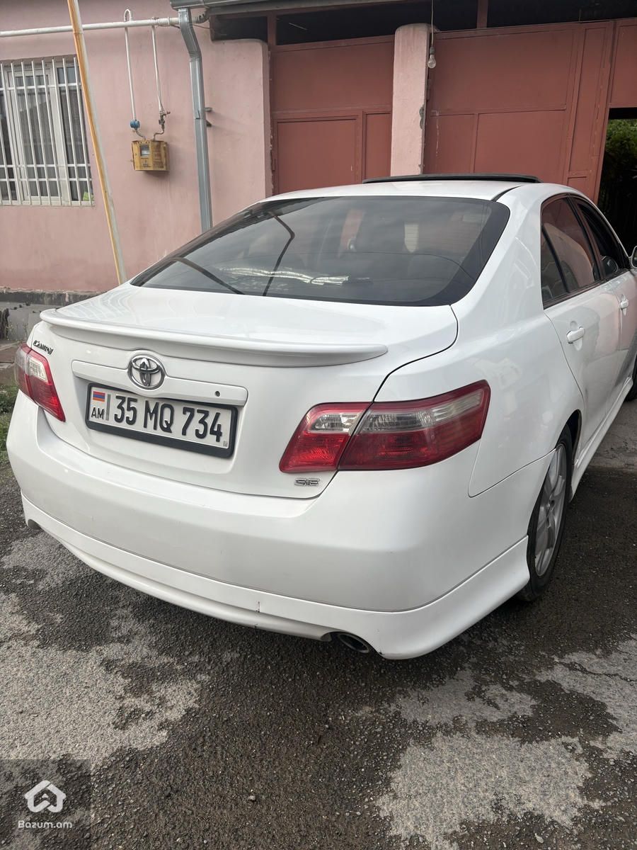 Toyota camry 2007 SE - image 4