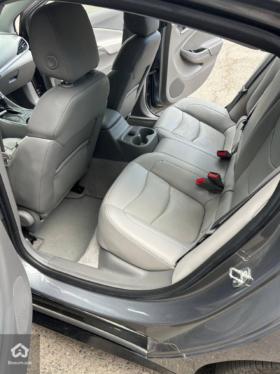 Chevrolet Volt 2018 - image 11