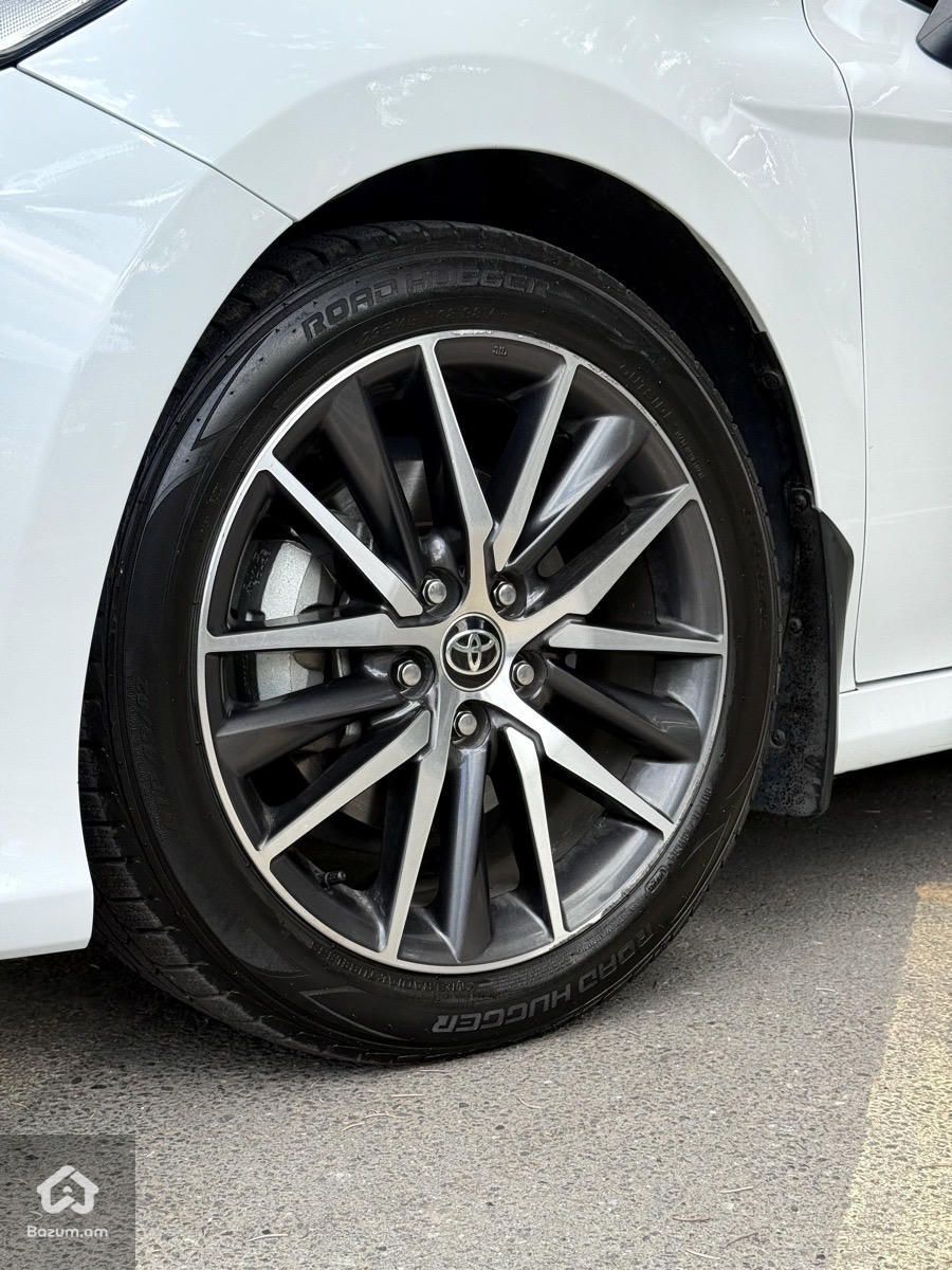 Toyota Camry 2021 HYBRID - image 7