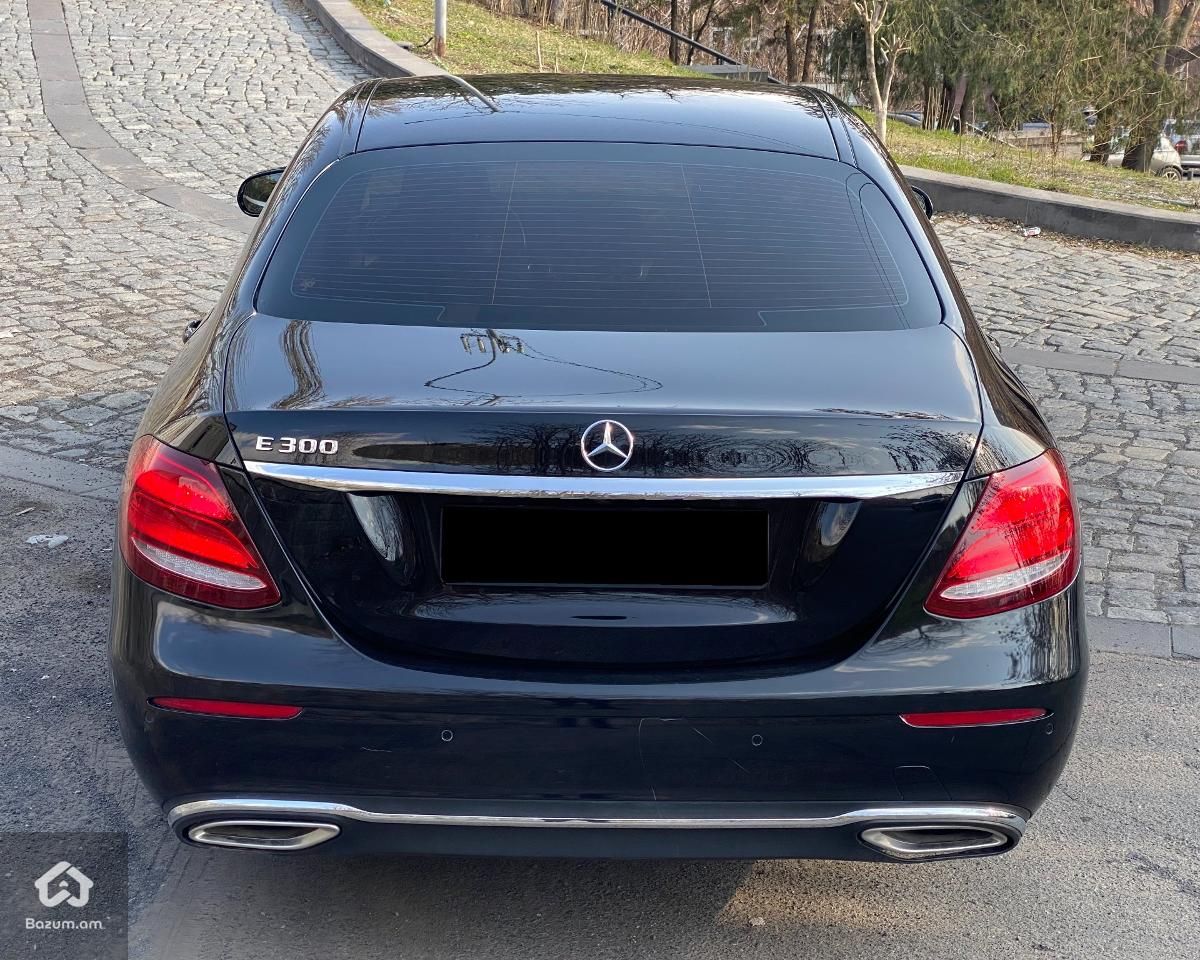 Mercedes E200 - image 5
