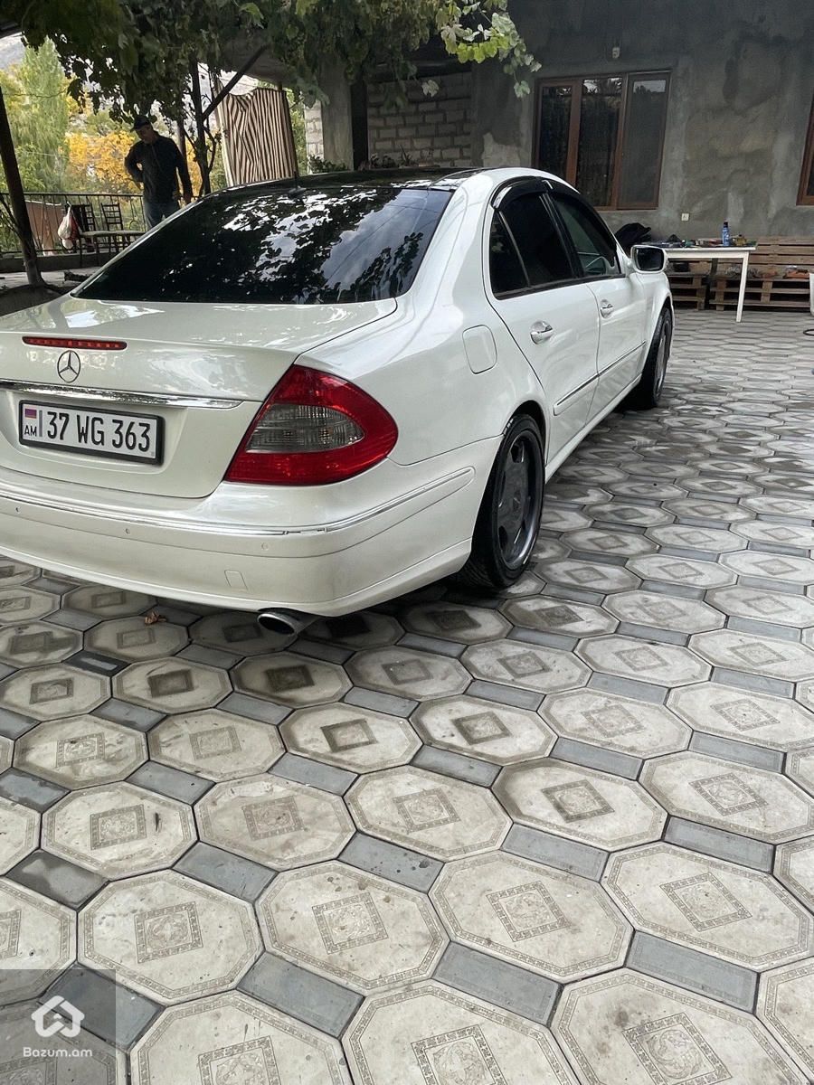 Mercedes-Benz E 320 2002 - image 12