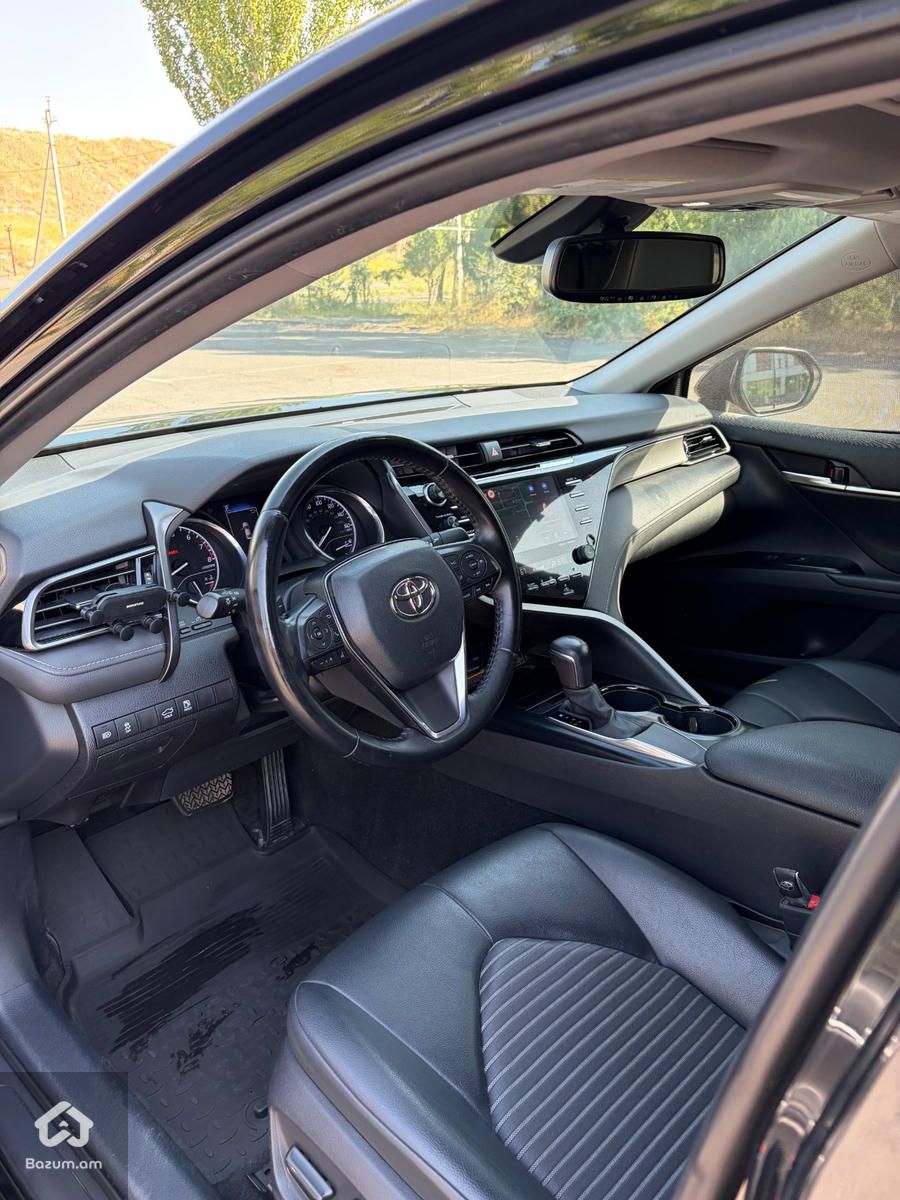 Toyota Camry SE 2020 - image 5