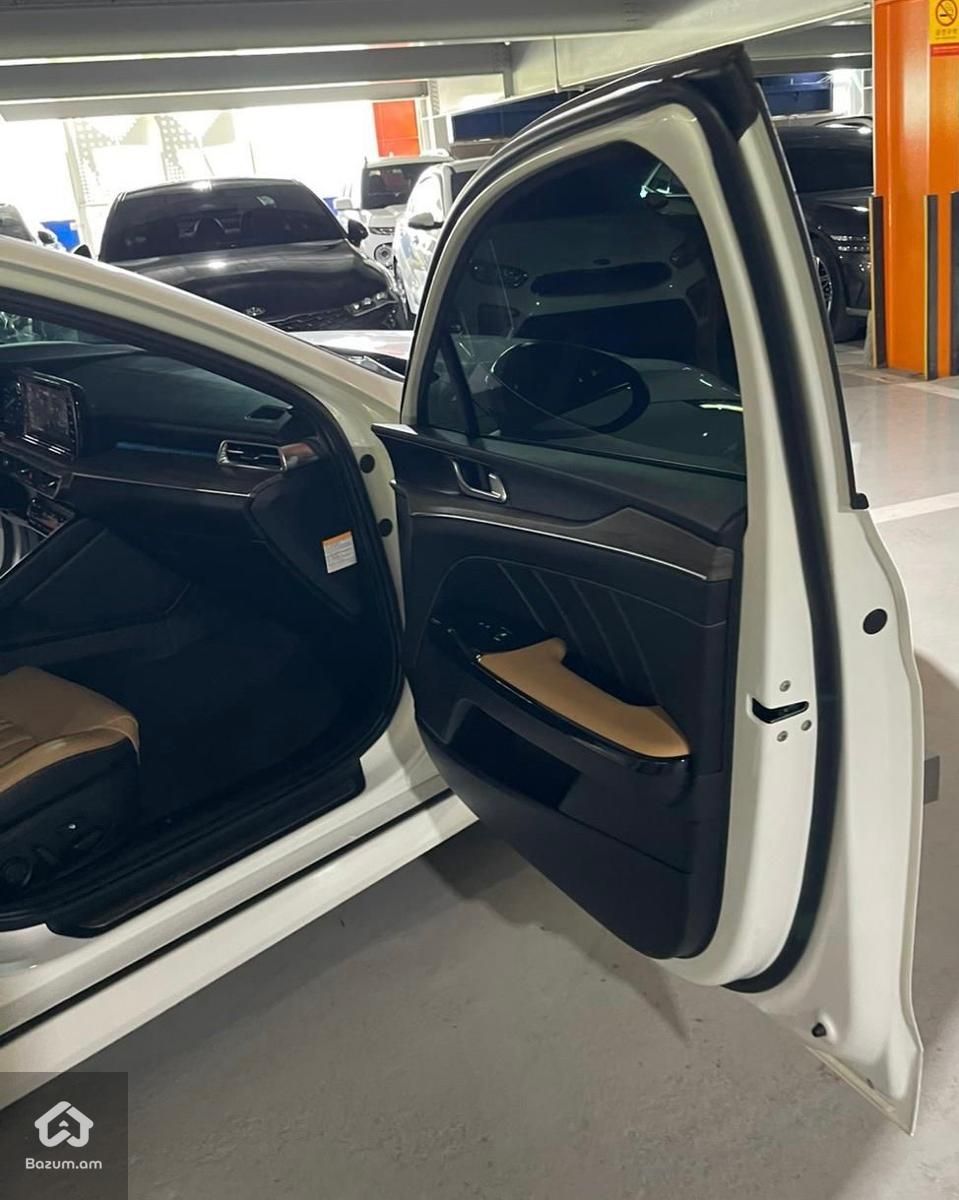 Kia K5 HYBRID - image 22