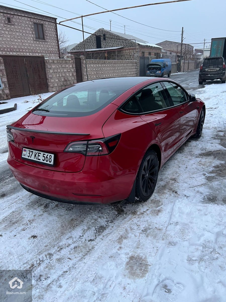 Tesla Model 3 - image 5