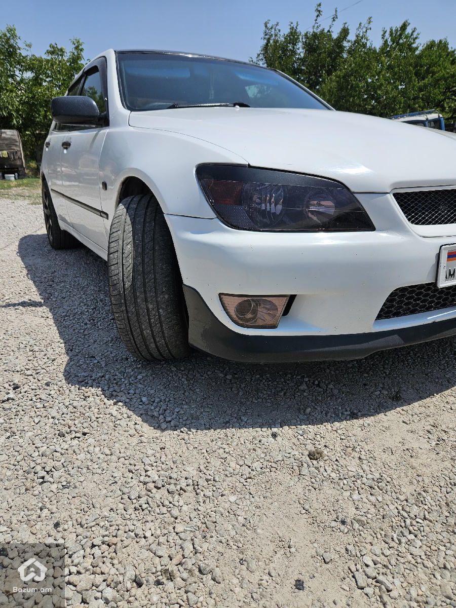 Toyota Altezza 1999 - image 3
