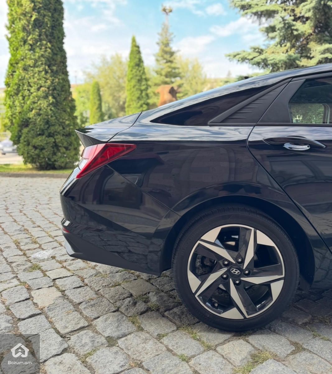 Hyundai Elantra 2023 - image 8
