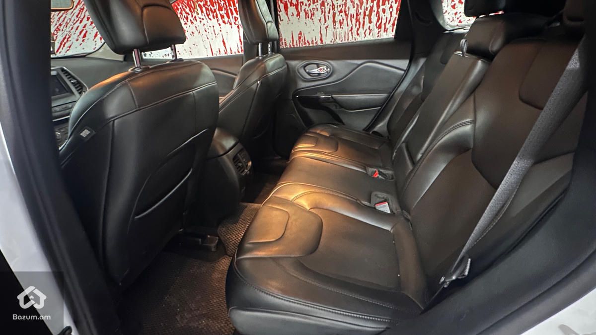 Jeep Cherokee 4x4 - image 9
