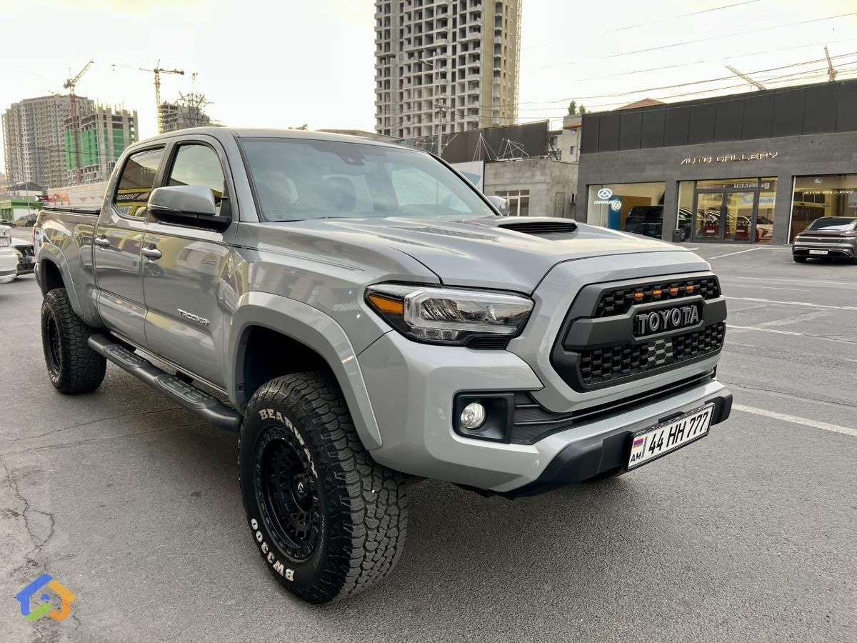 Toyota - image 4