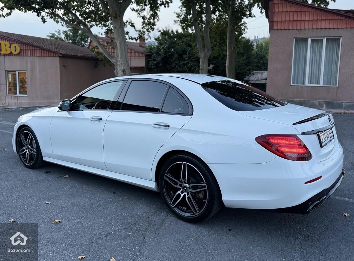 Mercedes-Benz E350 - image 12
