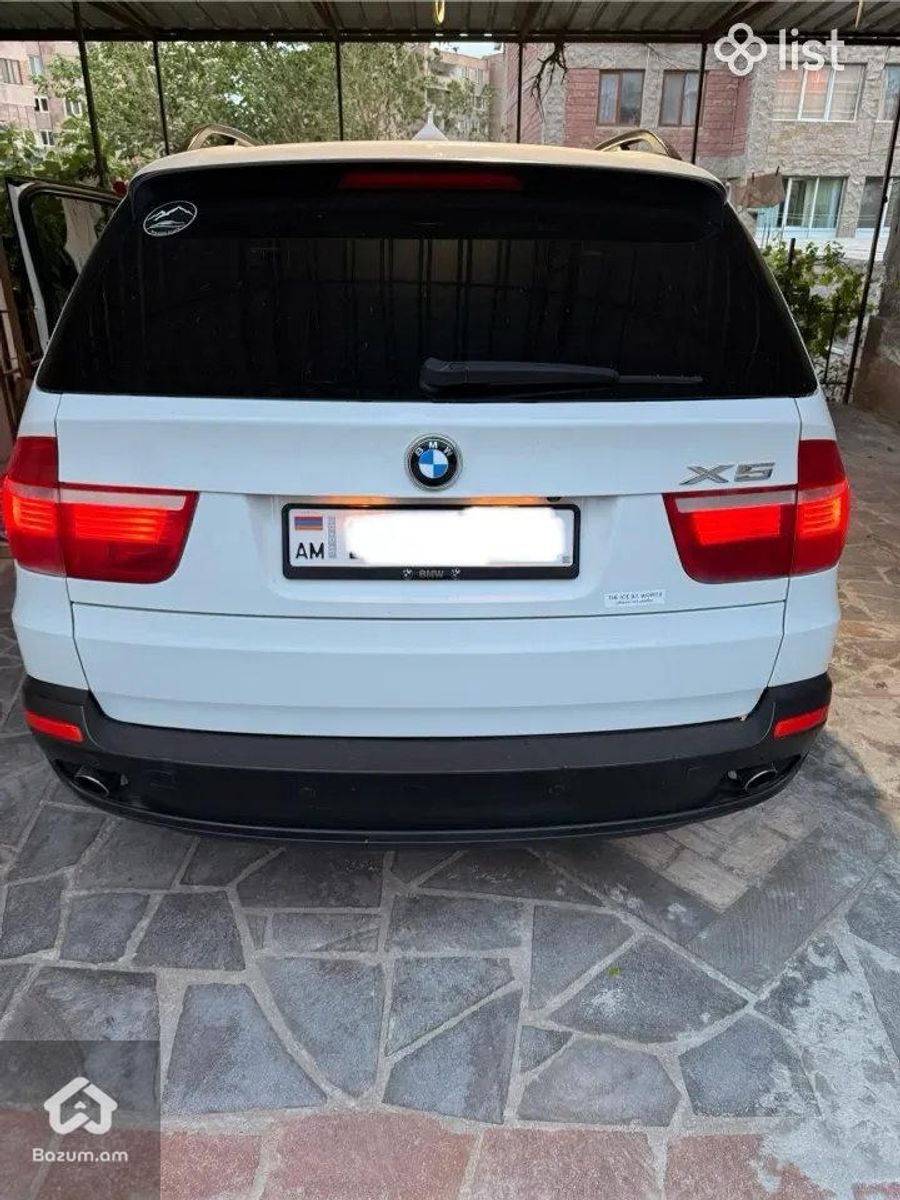 BMW X5 2010 - image 8