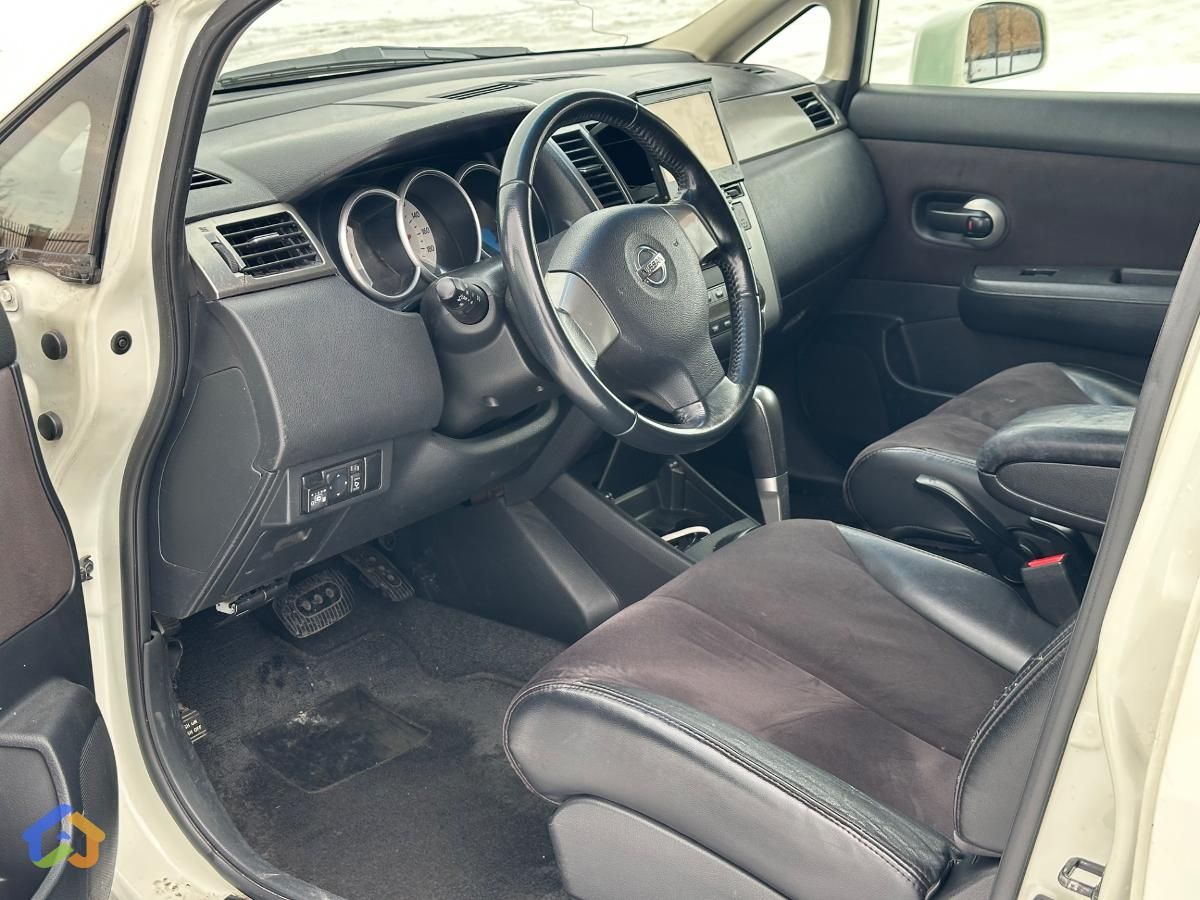 Nissan Tiida - image 5