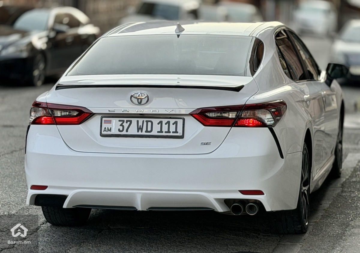 Toyota Camry 2022 - image 4