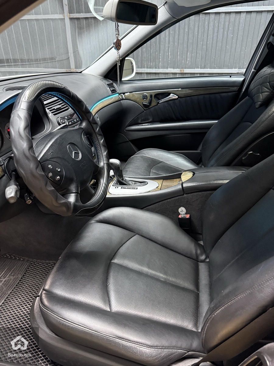 Mercedes-Benz 320 2002 - image 21