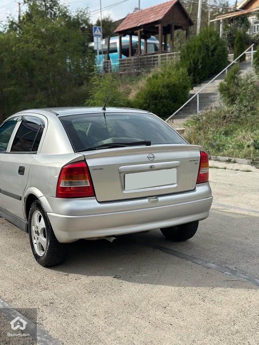Opel Astra 1998 - image 2
