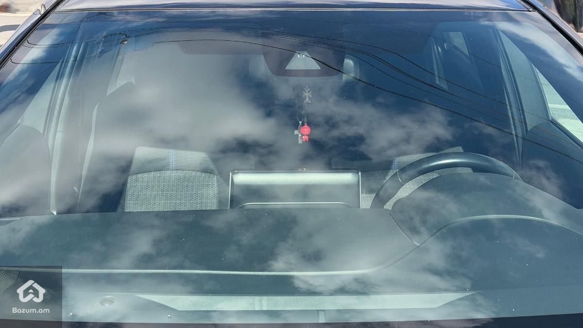 Toyota Corolla SE 2L - image 19