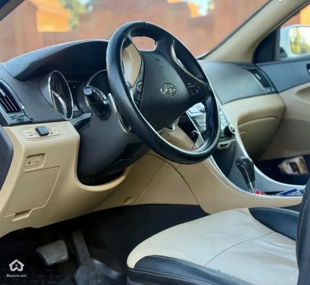 Hyundai Sonata 2010 - image 10