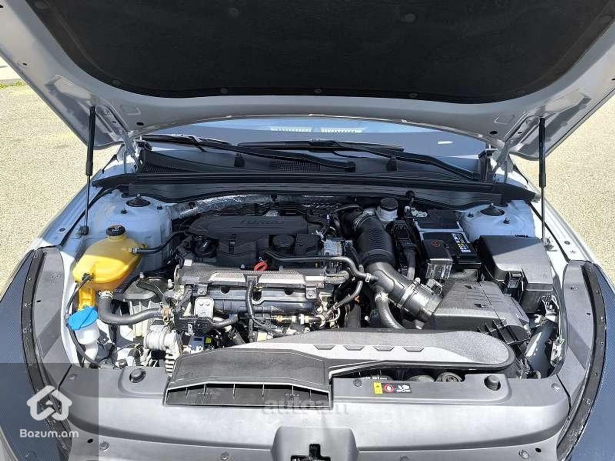 Kia K5 - image 9