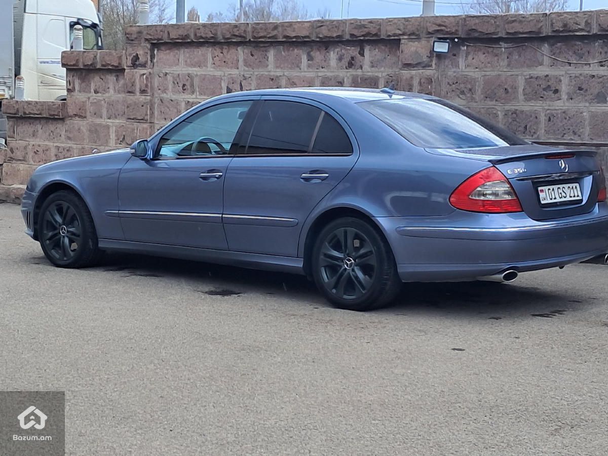 Mercedes-Benz E-Class W211 - image 9
