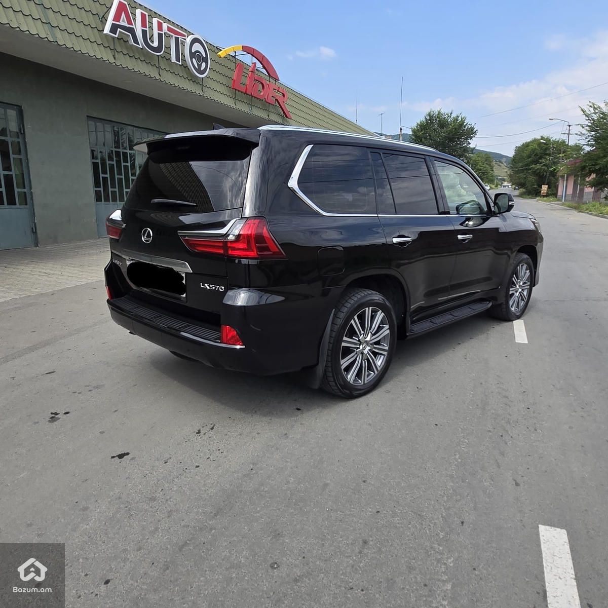 Lexus LX 570 2016 - image 8