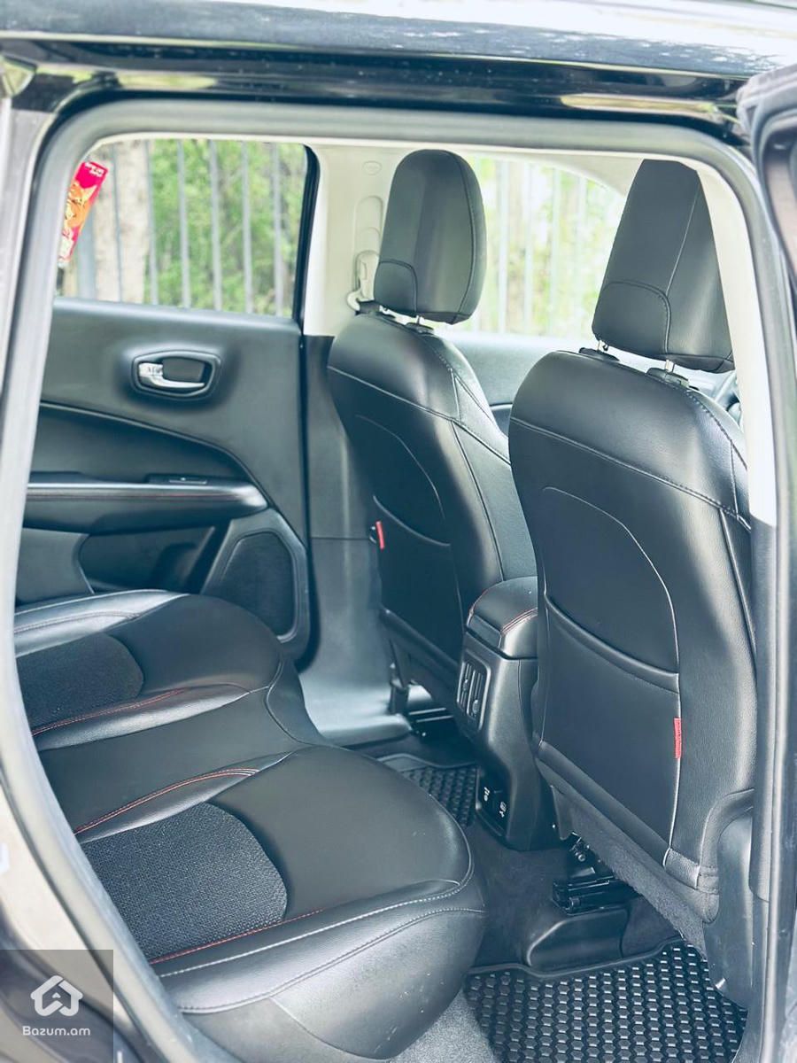 Jeep Compass Trailhawk - image 8