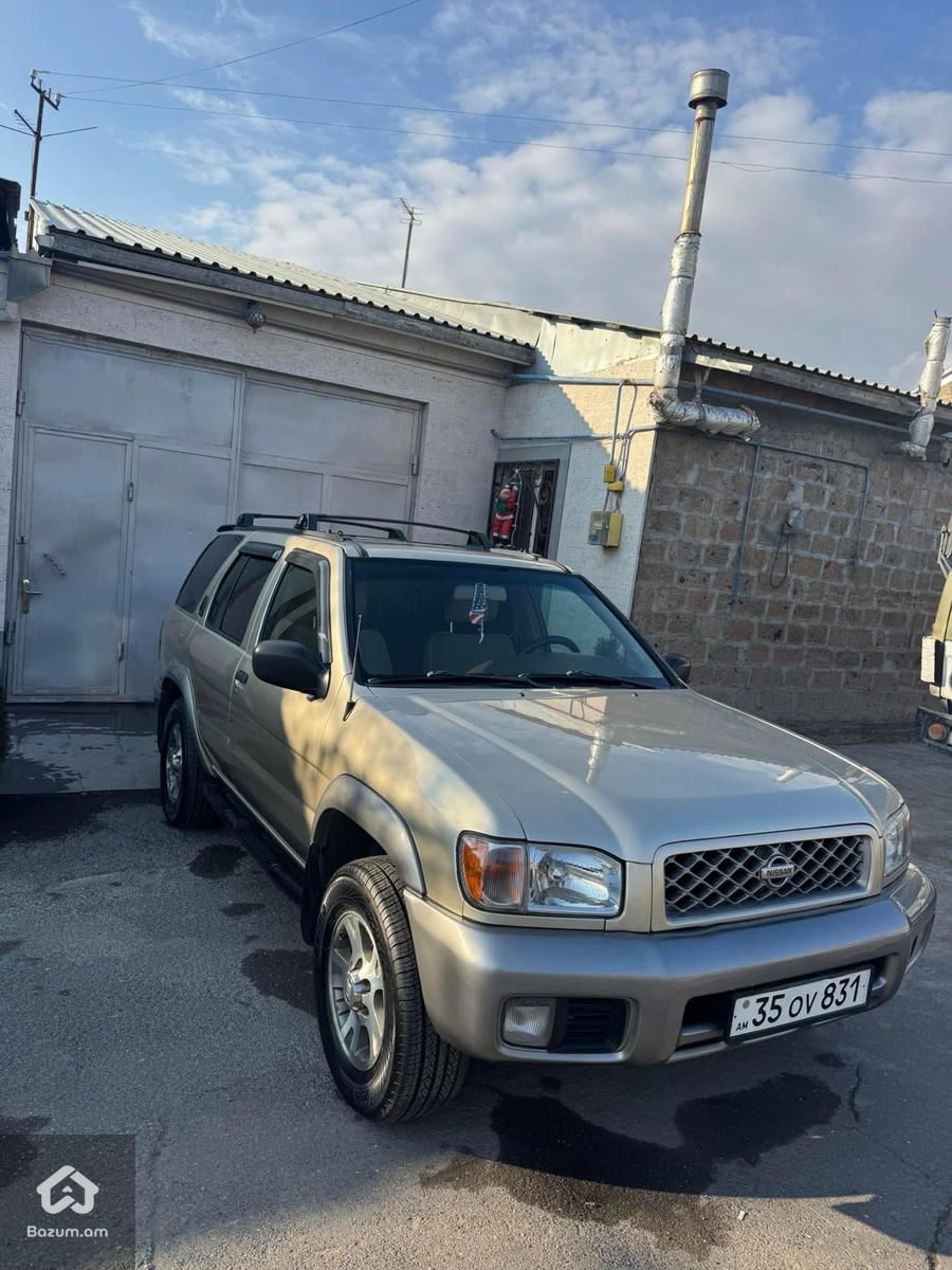 nissan pathfinder - image 3