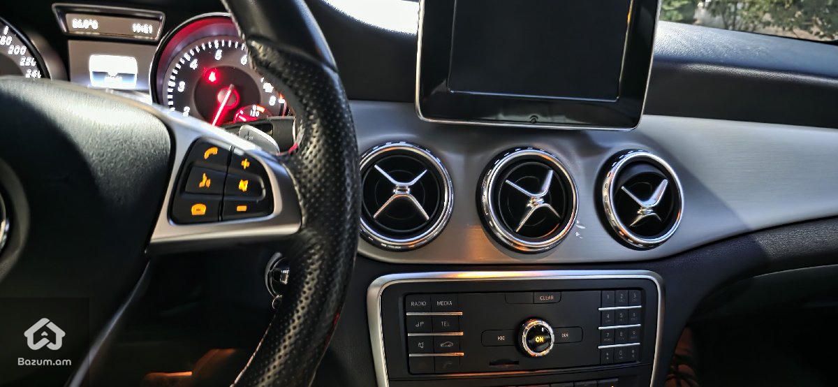 Mercedes-Benz GLA 200 2015 - image 9