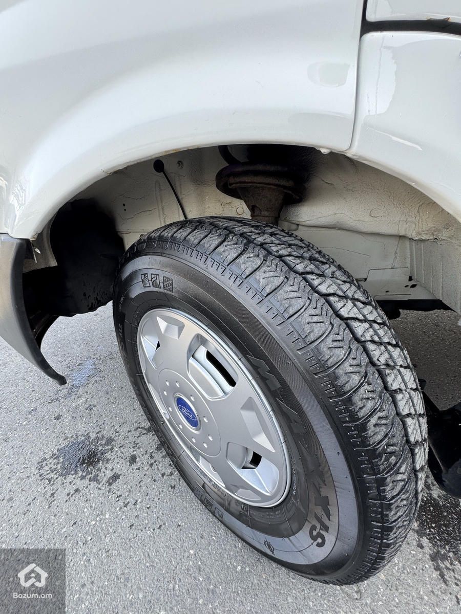 ford transit - image 10