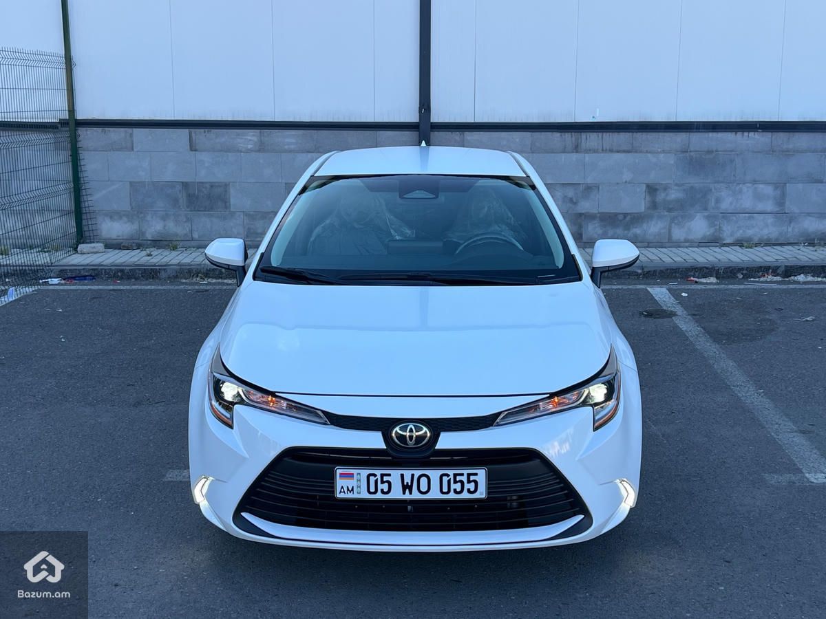 Toyota Corolla LE Premium - image 3