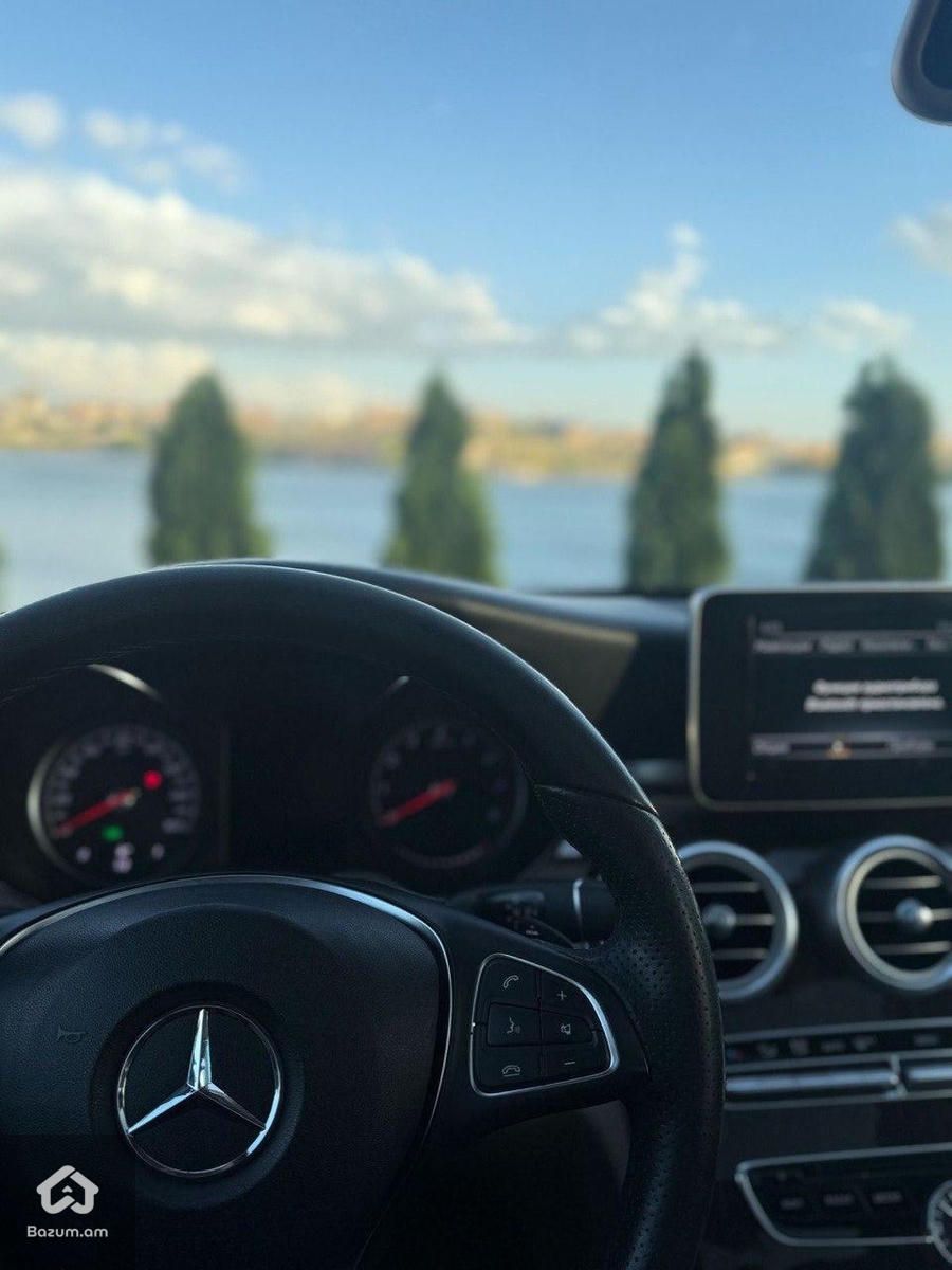 Mercedes Benz C300 - image 3