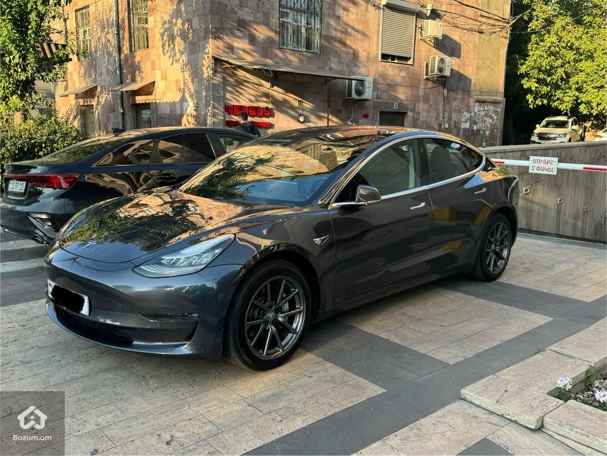 Tesla  - image 3