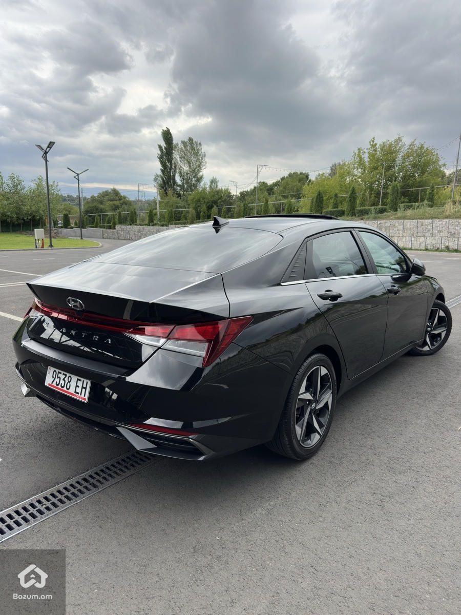Hyundai Elantra 2021 - image 8