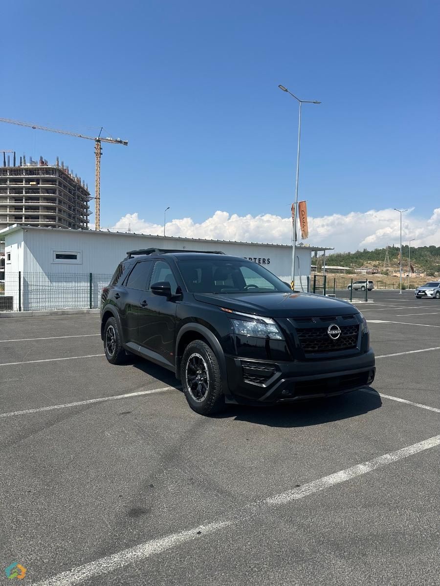 Nissan Pathfinder ROCK CREEK 4WD - image 2