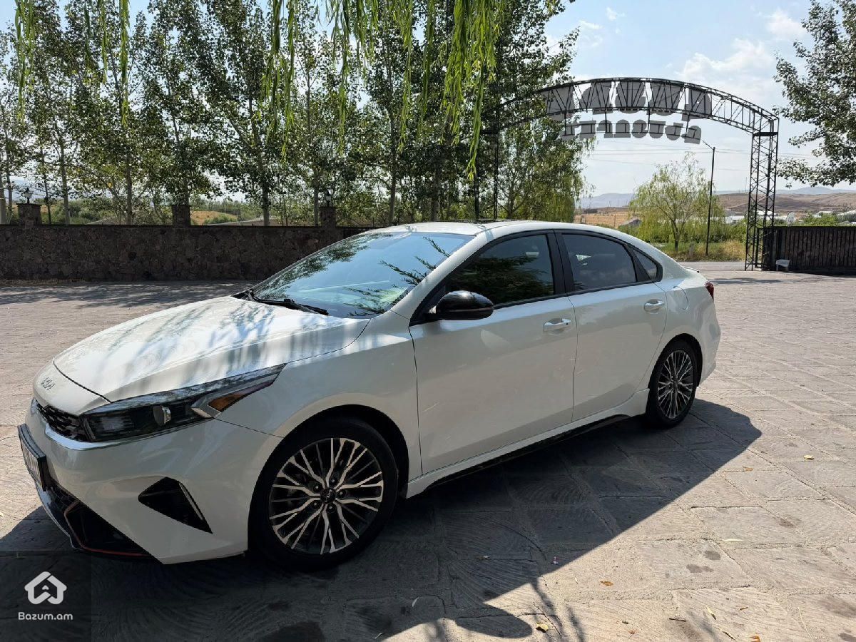 Kia Forte 2022 - image 1