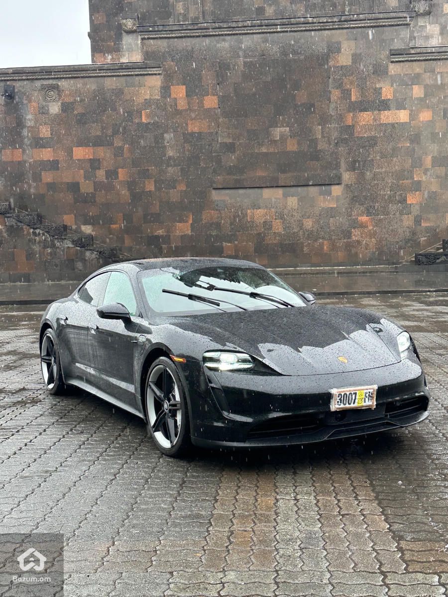 Porsche Taycan 4s - image 2