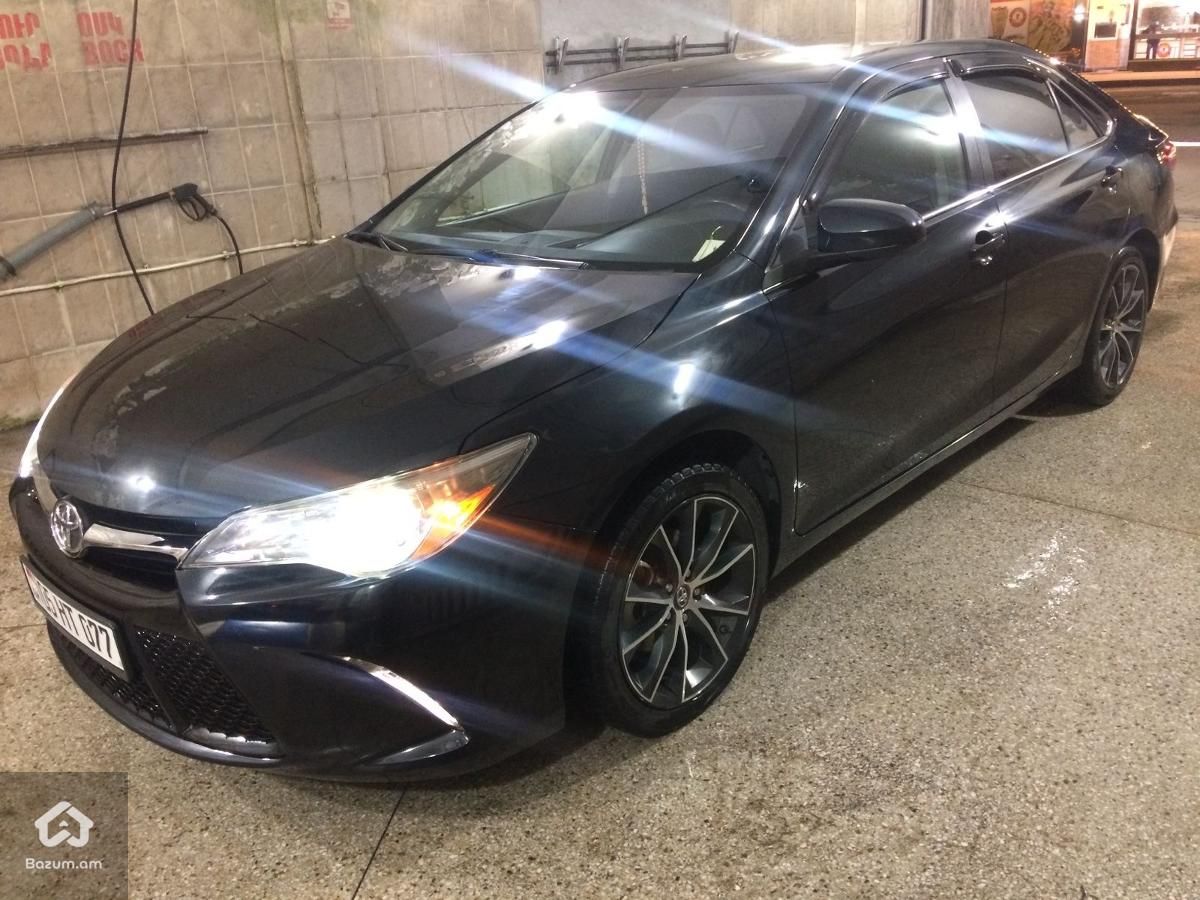 Toyota Camry XSE - image 1